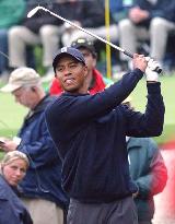 (1)Masters players in practice round